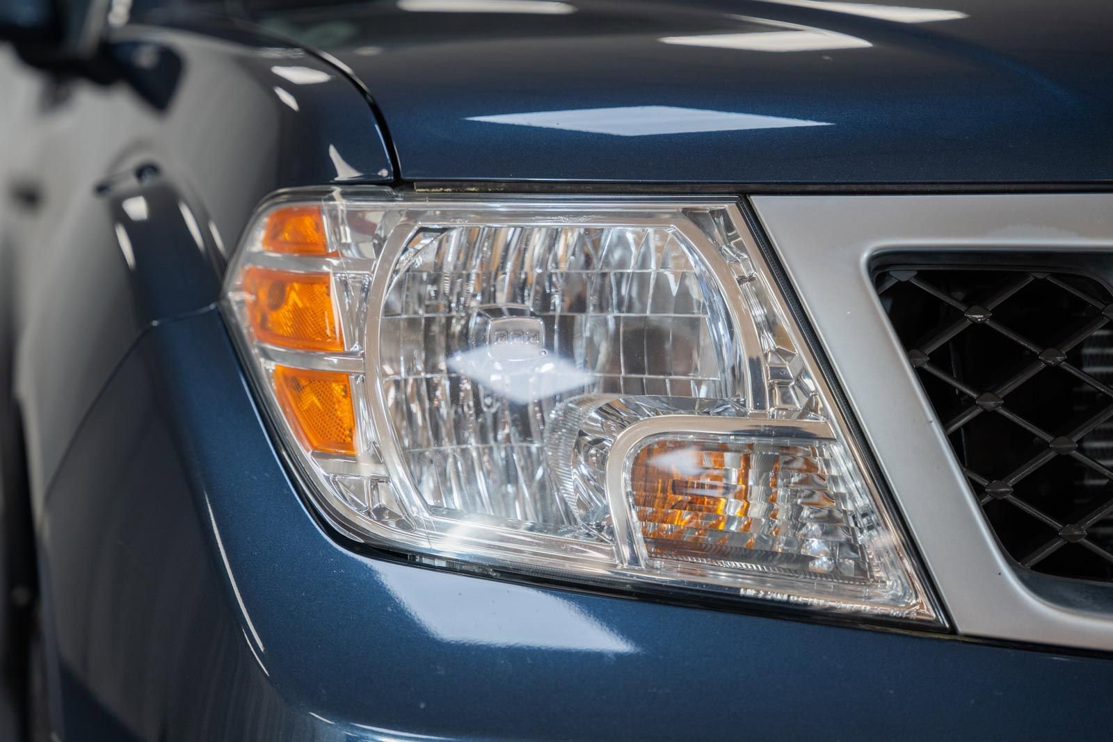 Used 2021 Nissan Frontier PRO-4X w/ Pro-4x Utility Package AWD/4WD image 15