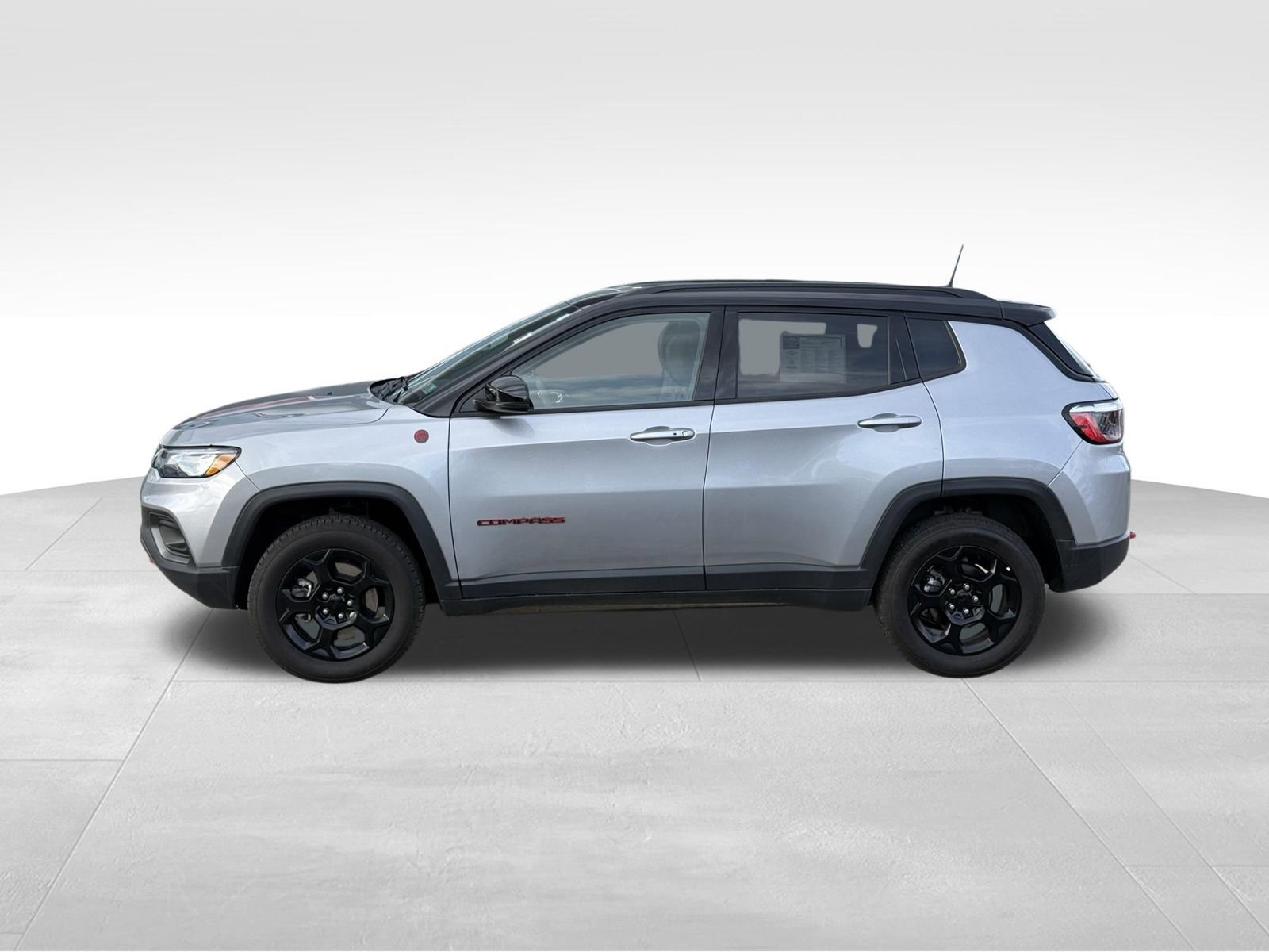 Used 2024 Jeep Compass Trailhawk AWD/4WD image 7