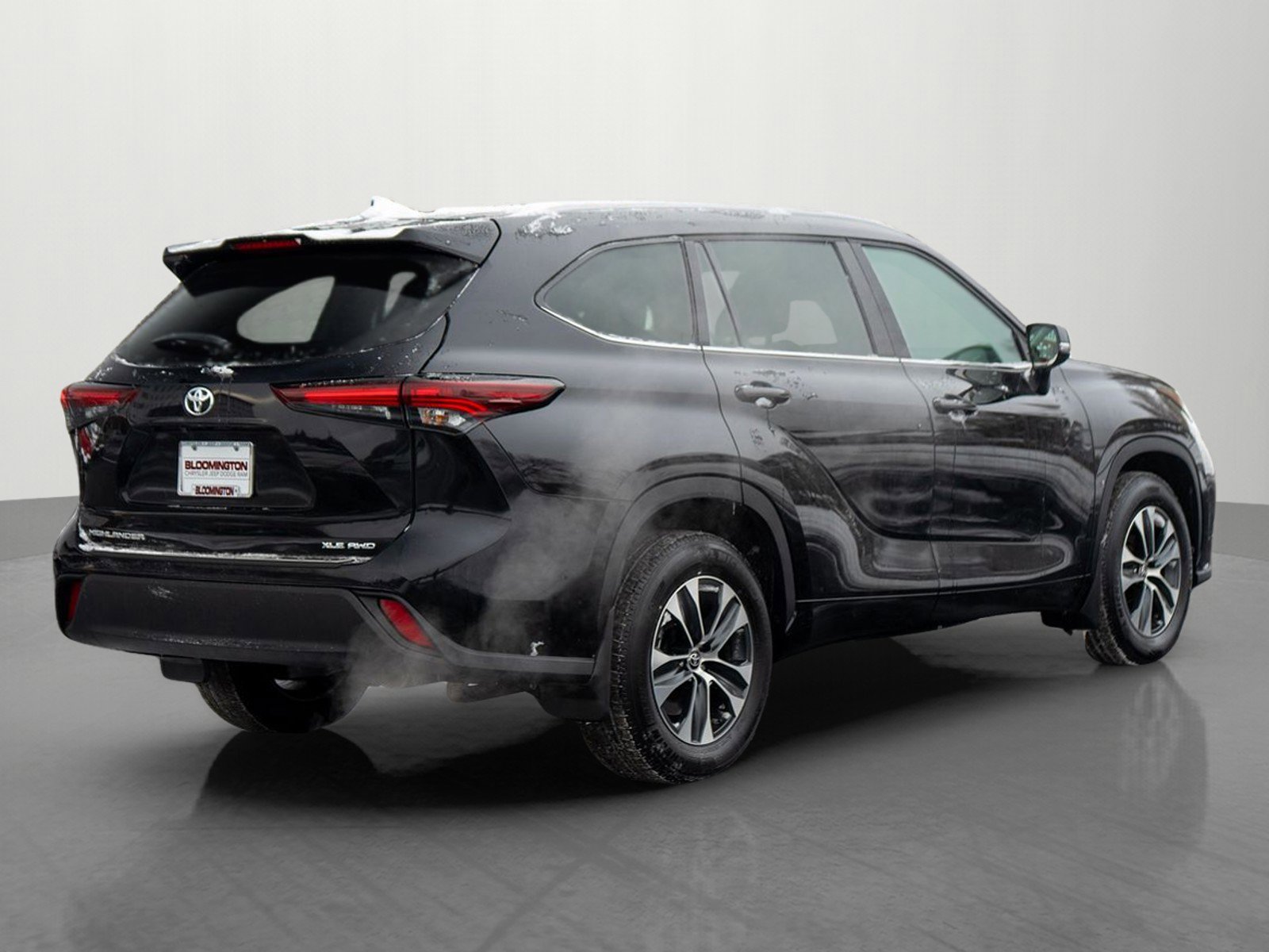 Used 2025 Toyota Highlander XLE image 7