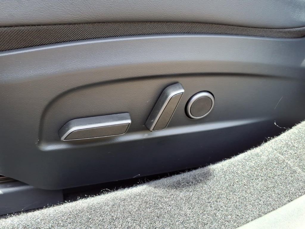 Used 2025 Tesla Model 3 Long Range RWD image 18