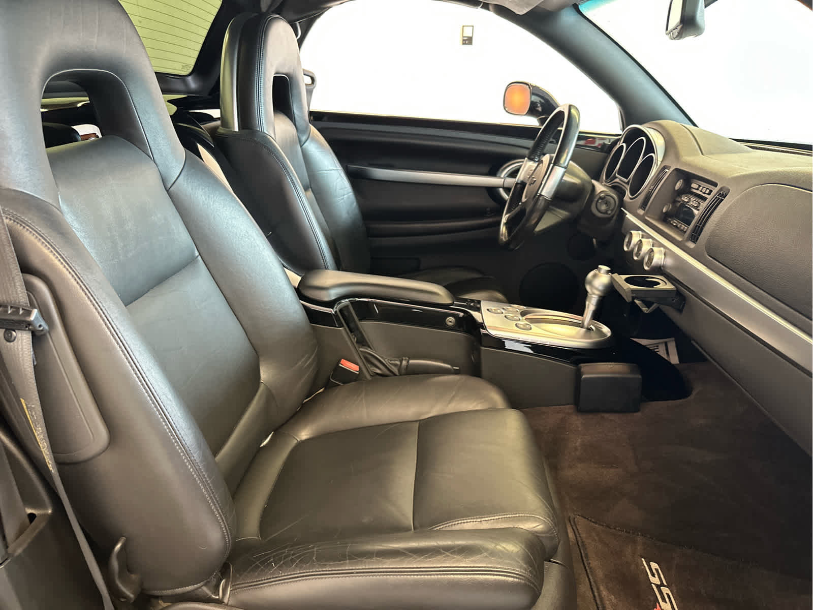 Used 2004 Chevrolet SSR w/ Preferred Equipment Group RWD image 22