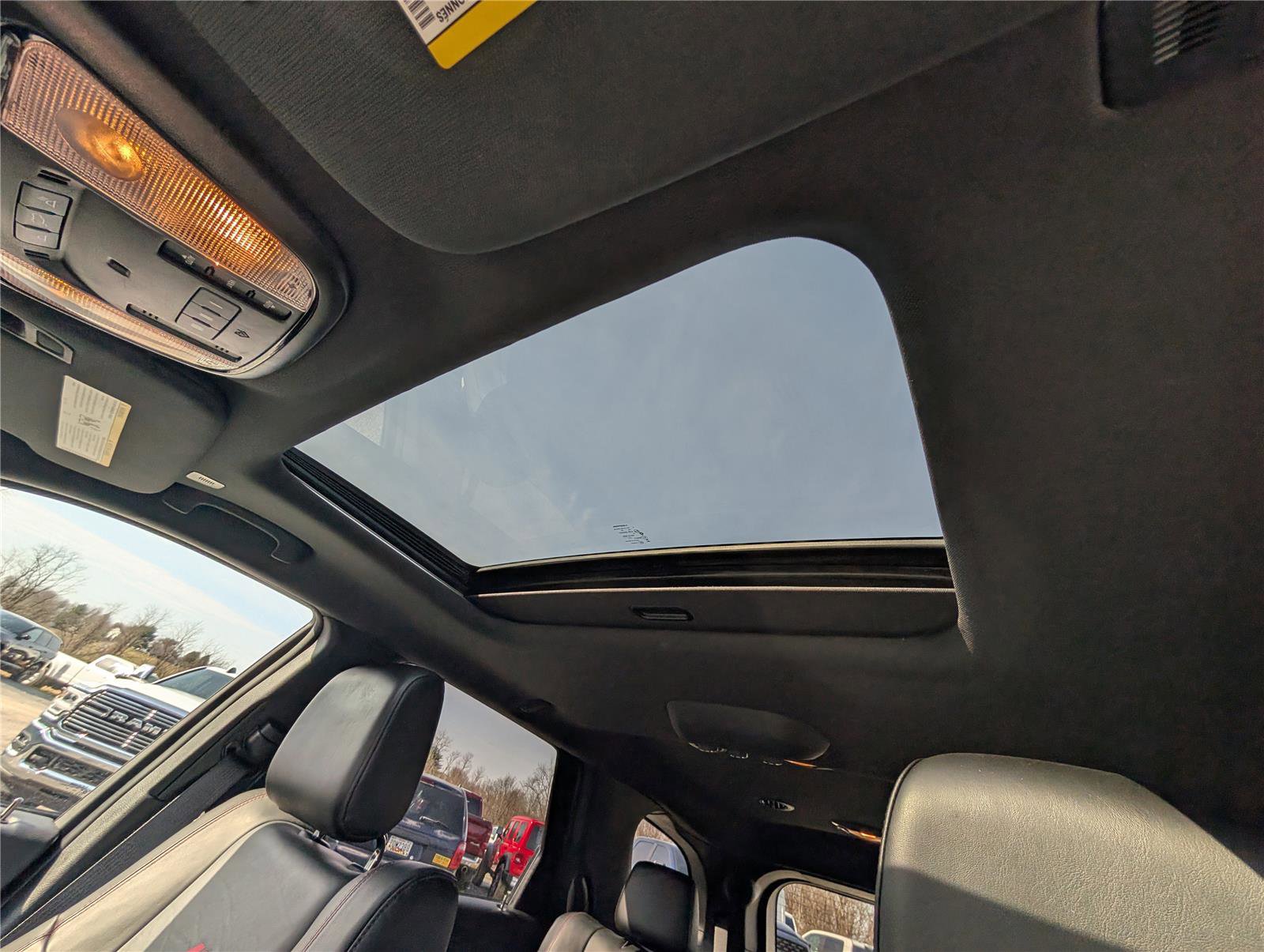 Used 2022 Dodge Durango R/T w/ Blacktop Package image 32