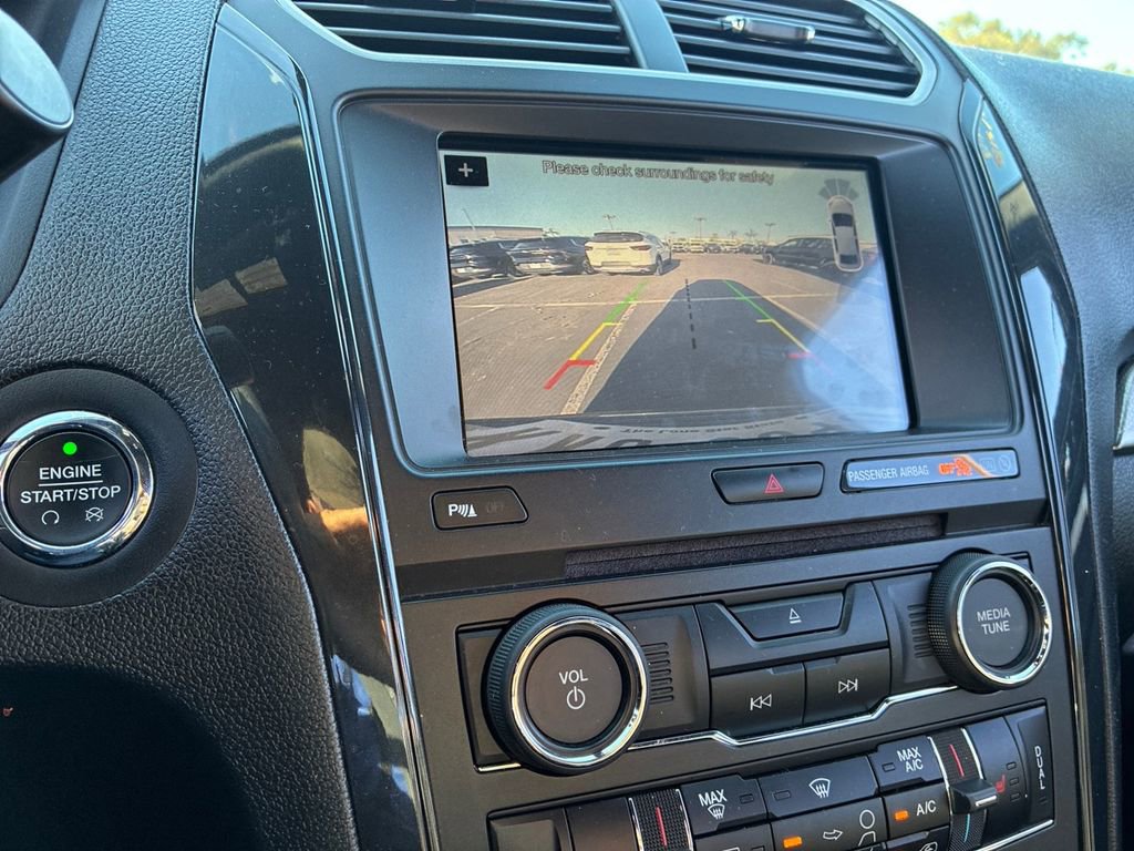 Used 2018 Ford Explorer XLT w/ Equipment Group 202A image 14