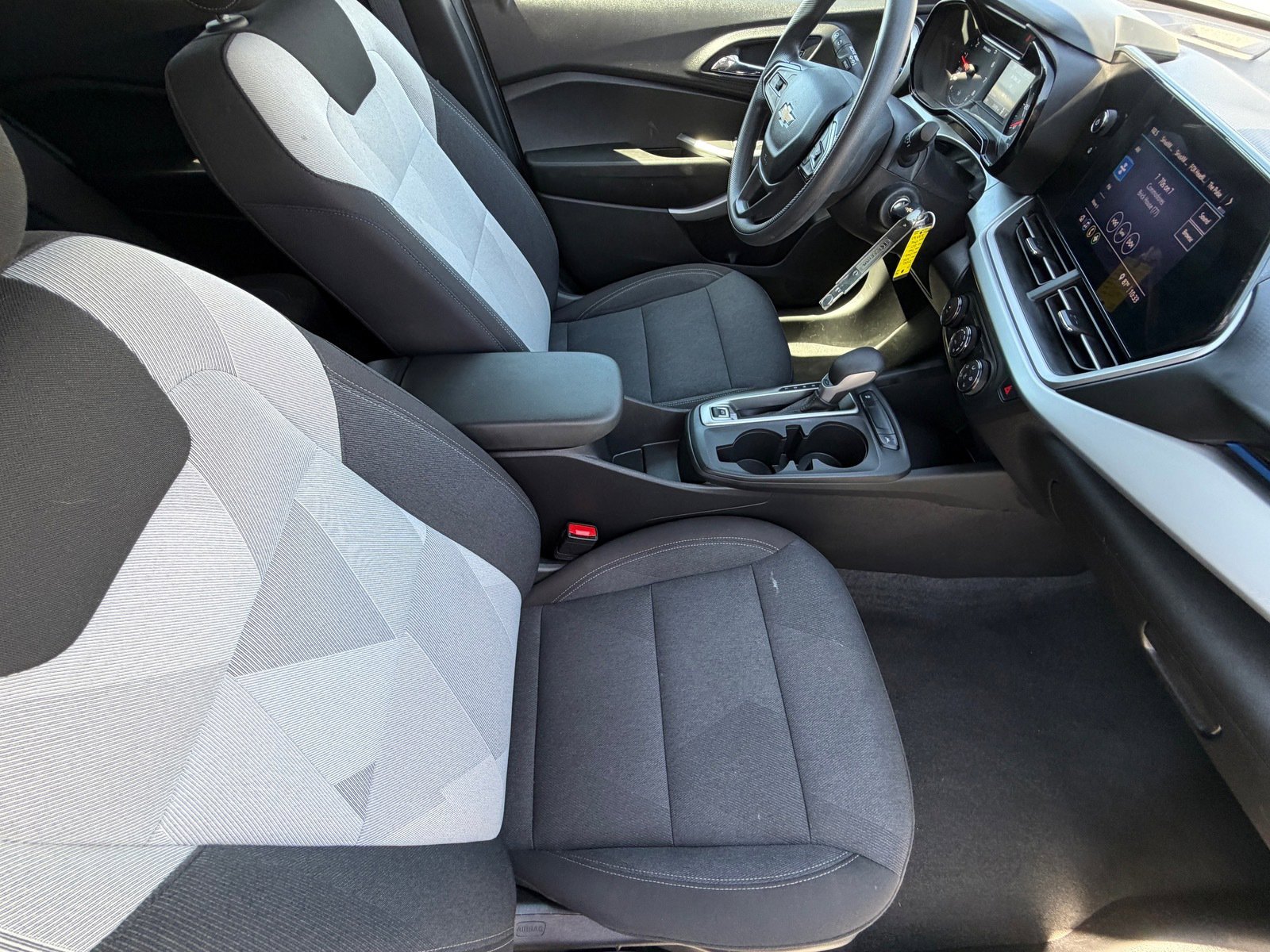 Used 2025 Chevrolet Trax LS image 11