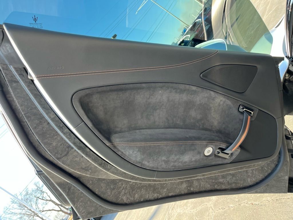 Used 2023 Maserati MC20 Spyder image 22