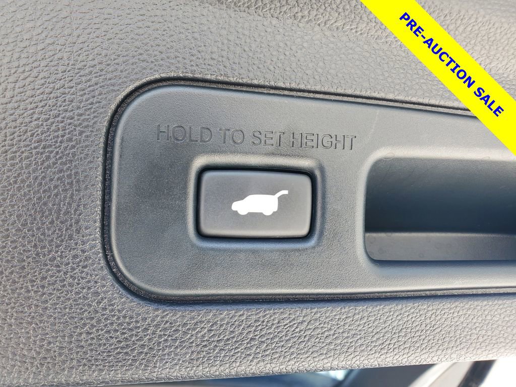 Certified 2024 Acura MDX FWD w/ Technology Package image 9