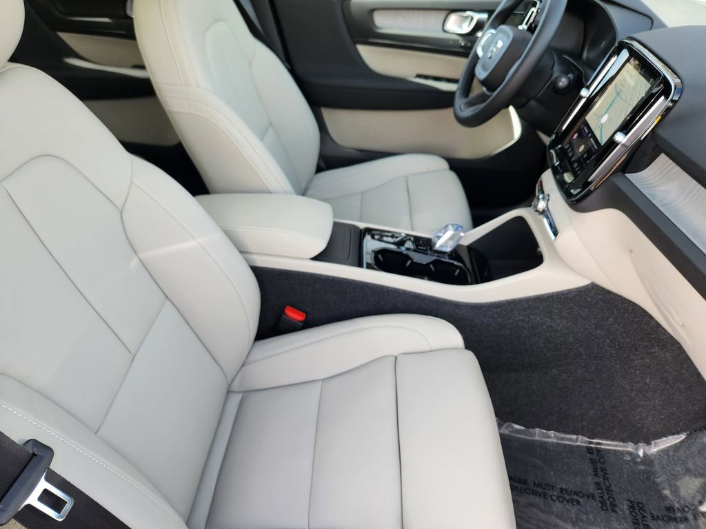 New 2026 Volvo XC40 B5 Ultra w/ Climate Package AWD/4WD image 5