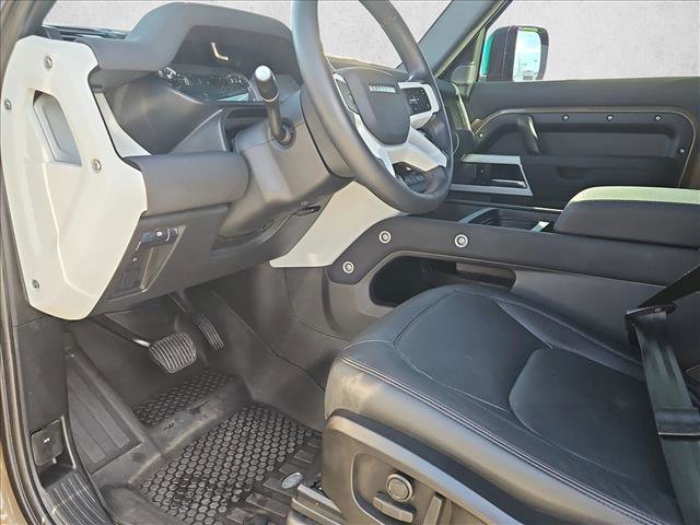 Used 2023 Land Rover Defender 90 S image 10