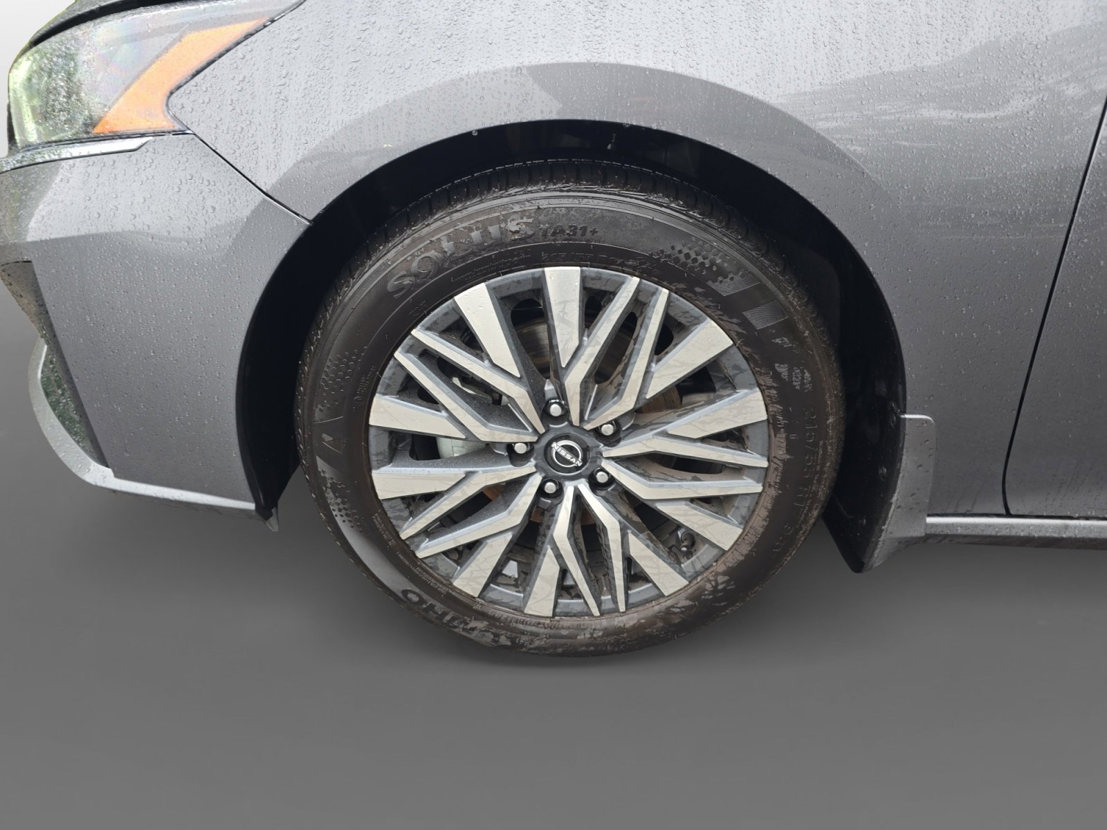 Used 2025 Nissan Altima 2.5 SV FWD image 9