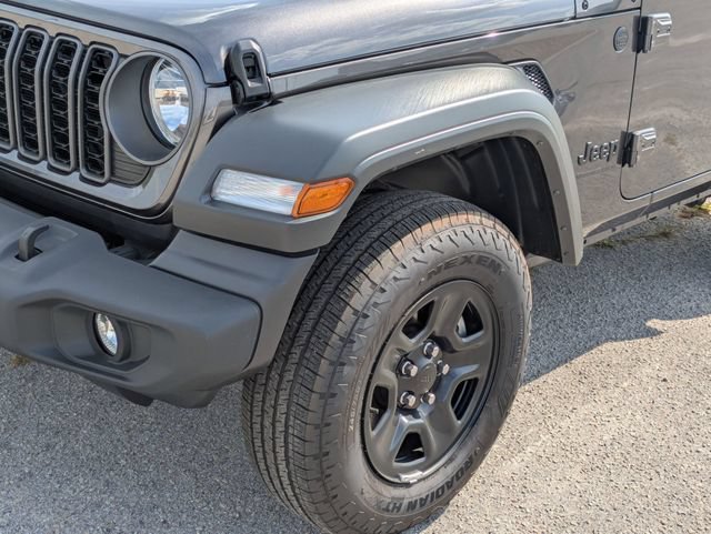 Used 2025 Jeep Wrangler Sport AWD/4WD image 9