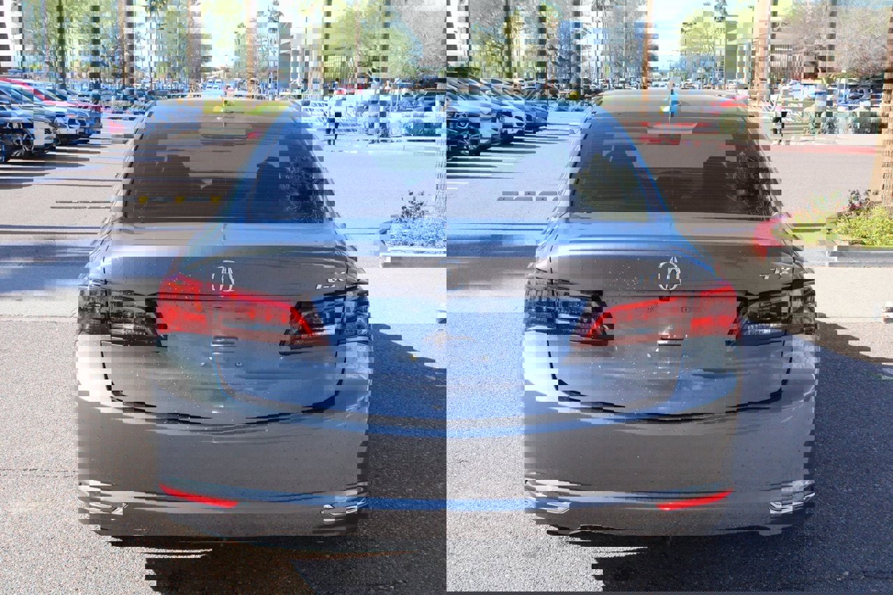 Used 2017 Acura TLX image 4