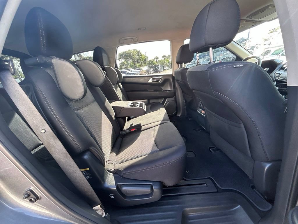 Used 2017 Nissan Pathfinder SV w/ Trailer Tow Package FWD image 30
