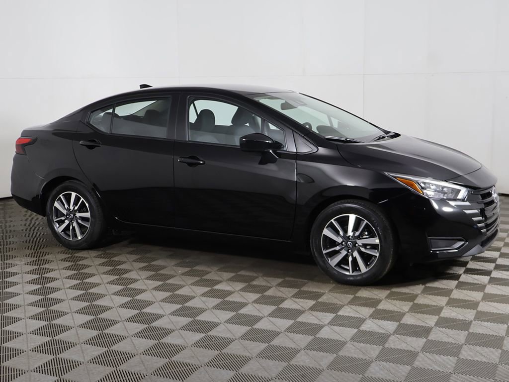 Used 2025 Nissan Versa SV image 11