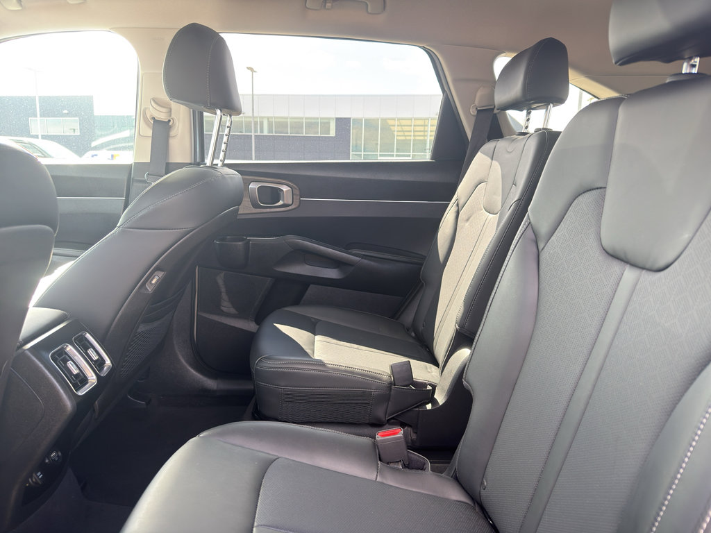 Used 2021 Kia Sorento EX image 33