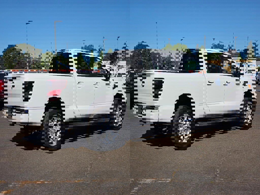 Used 2019 Nissan Titan SV w/ SV Convenience Package image 33