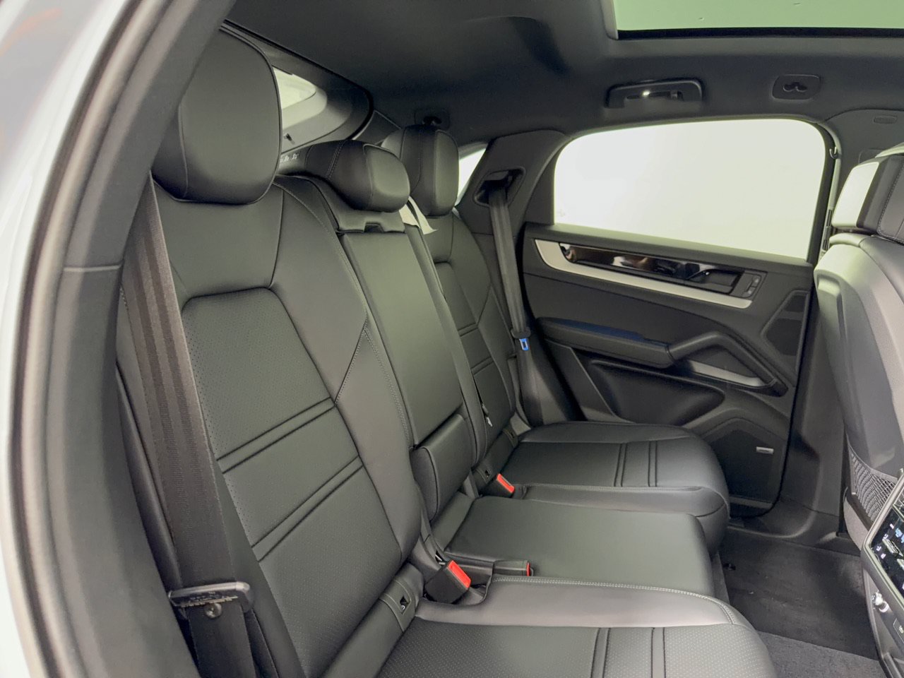 New 2026 Porsche Cayenne Coupe AWD/4WD image 29