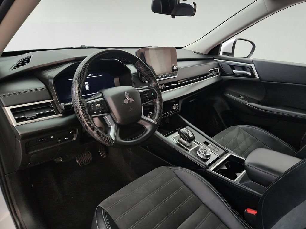 Used 2023 Mitsubishi Outlander Ralliart AWD/4WD image 10