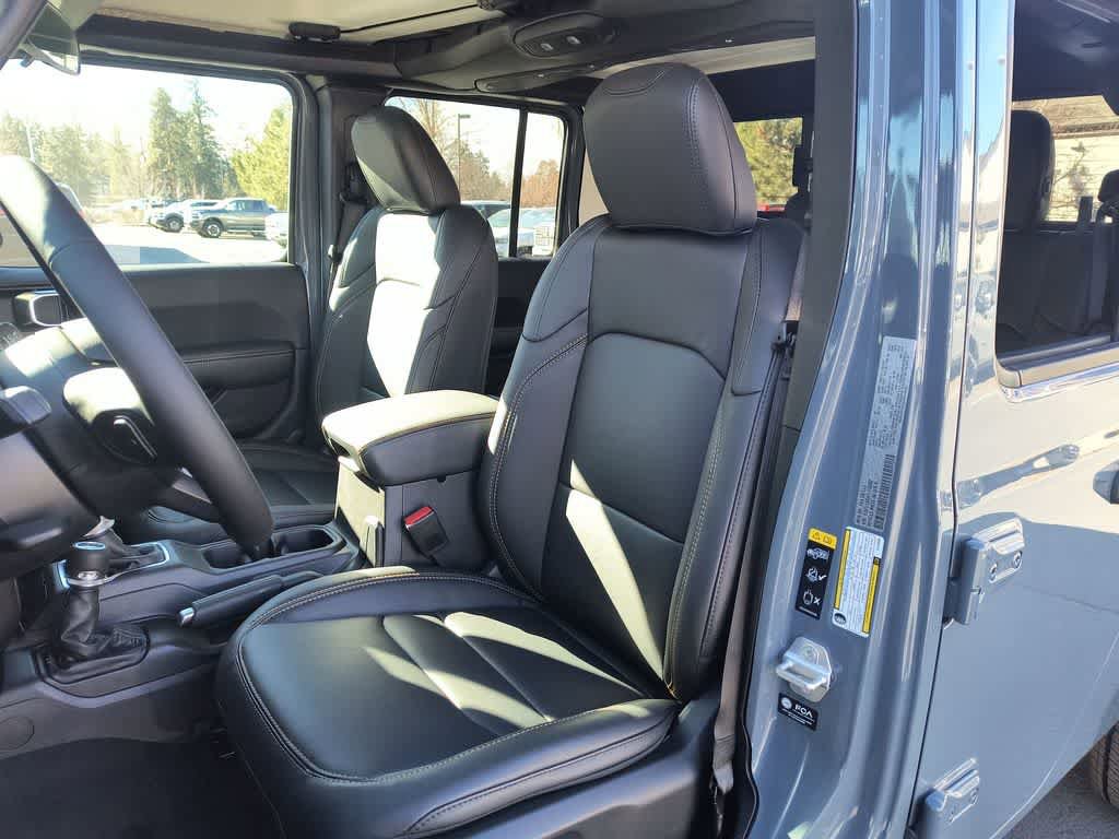 New 2026 Jeep Gladiator Sport AWD/4WD image 11