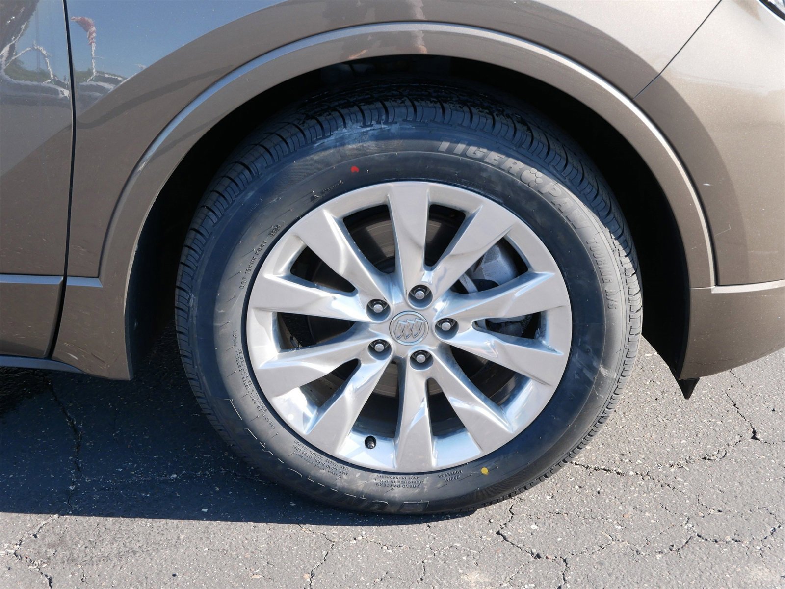 Used 2017 Buick Envision Essence image 7