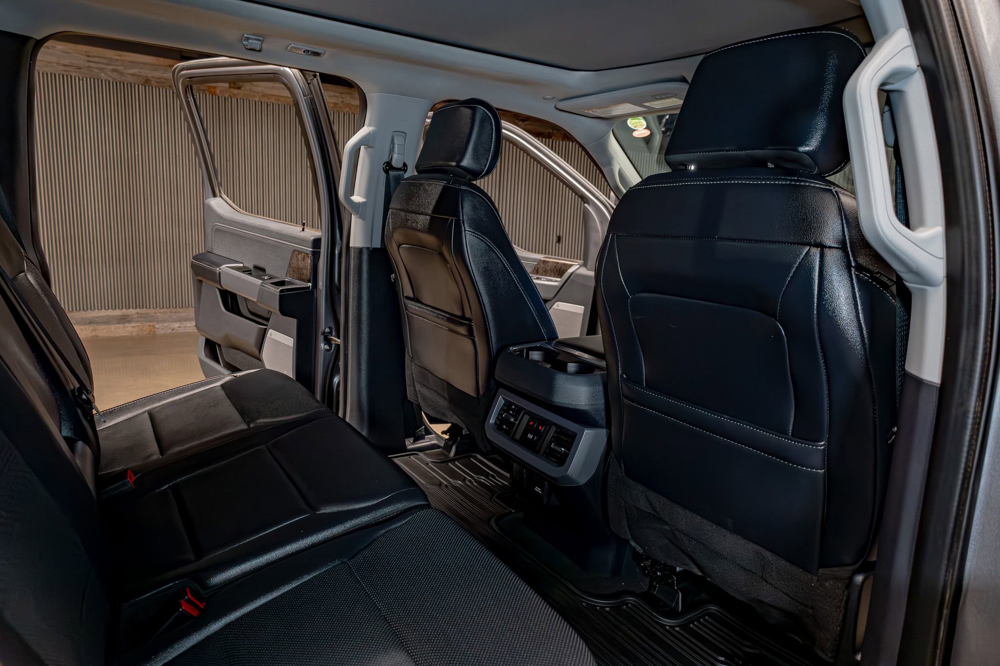 Used 2024 Ford F450 Lariat w/ FX4 Off-Road Package image 26