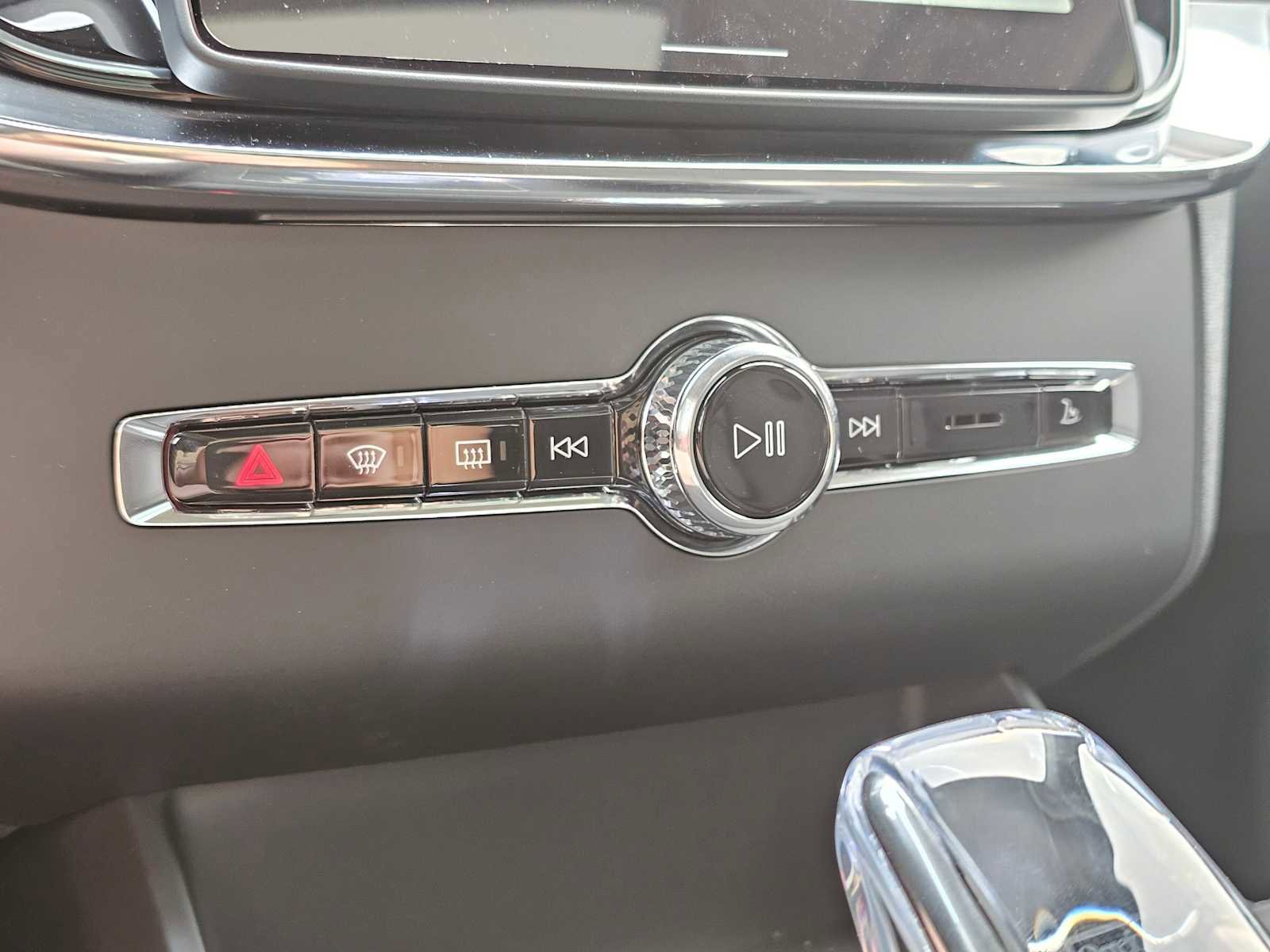 New 2026 Volvo XC90 B6 Plus image 23