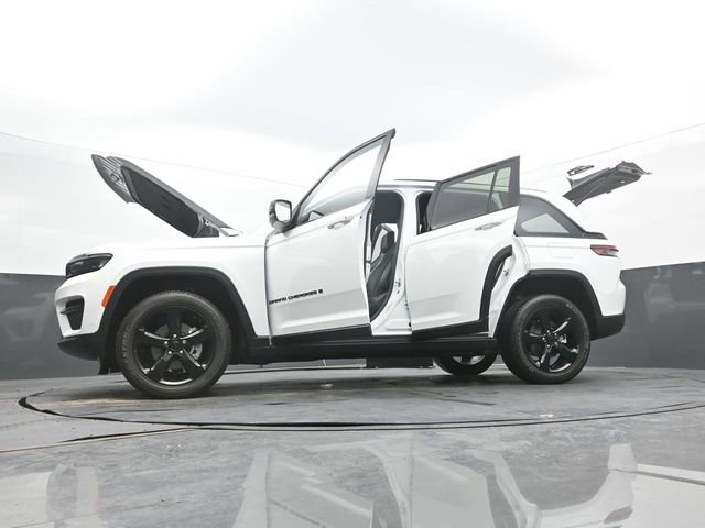 Used 2022 Jeep Grand Cherokee Altitude image 71