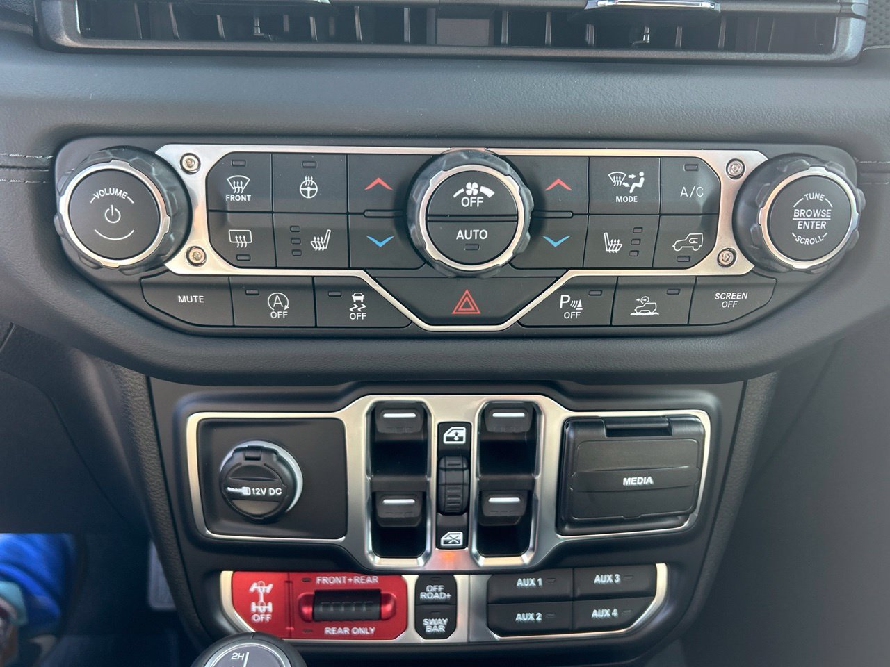 New 2027 Jeep Gladiator Rubicon AWD/4WD image 21