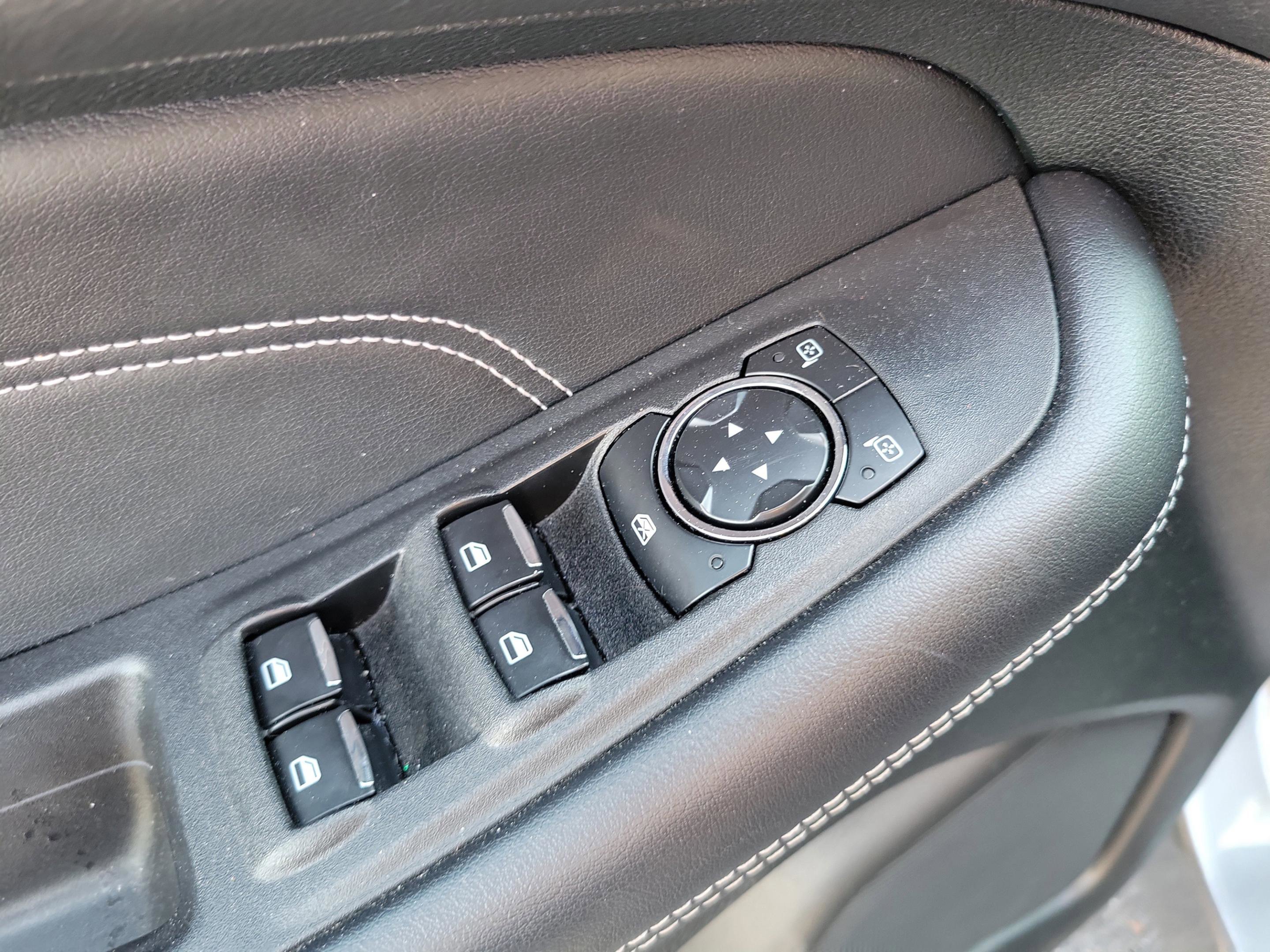 Used 2023 Ford Edge Titanium image 15