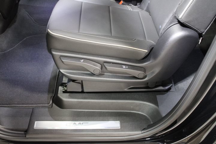 New 2026 GMC Yukon XL Elevation w/ Elevation Premium Package AWD/4WD image 64