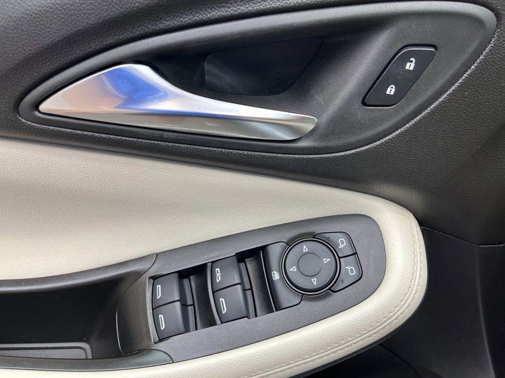 Used 2024 Buick Encore GX Sport Touring FWD image 29