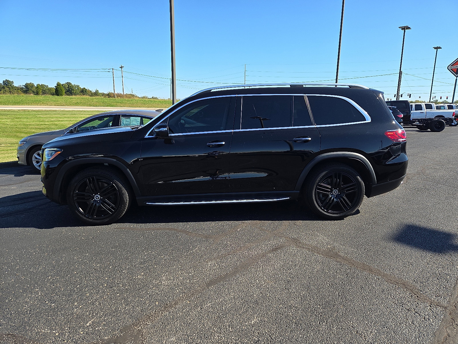 Used 2020 Mercedes-Benz GLS 450 4MATIC image 2