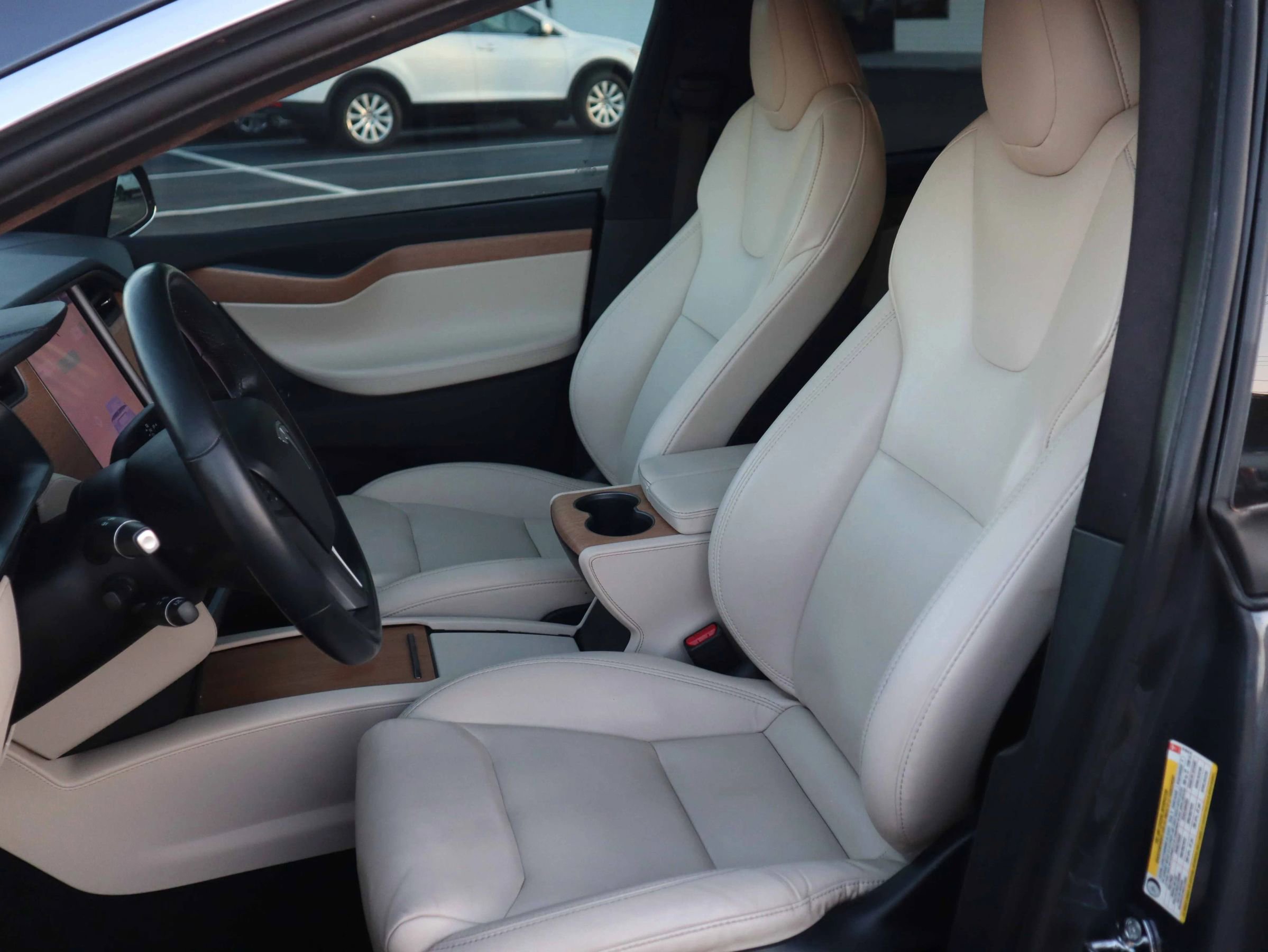 Used 2021 Tesla Model X Performance image 2