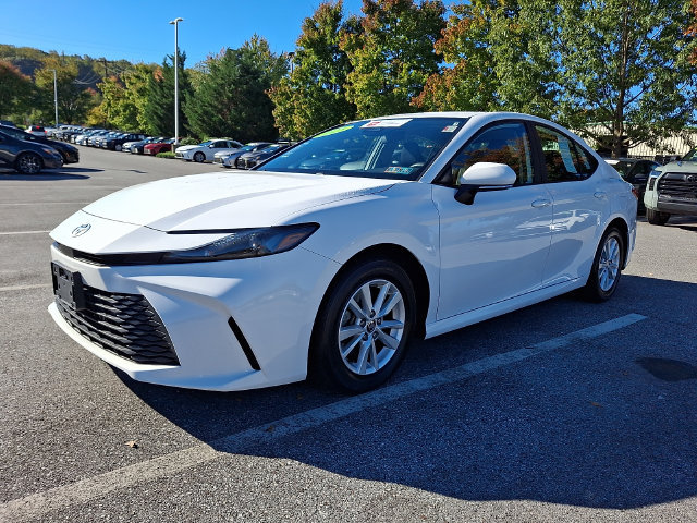 Certified 2025 Toyota Camry LE FWD image 3