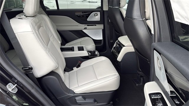 New 2025 Lincoln Aviator Reserve w/ Equipment Group 201A image 11