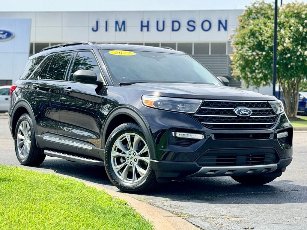 Certified 2022 Ford Explorer XLT w/ Equipment Group 202A RWD image 2