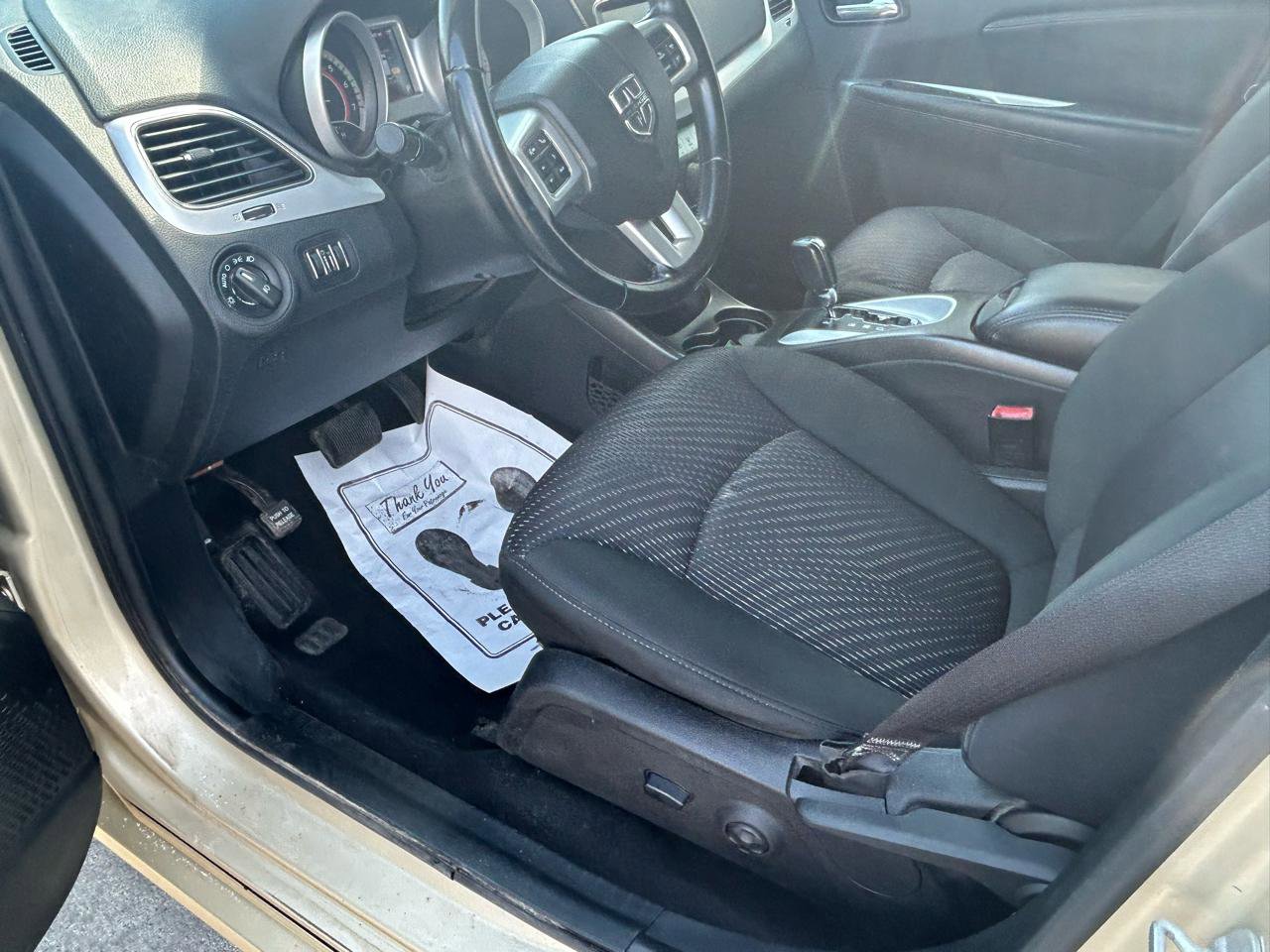 Used 2011 Dodge Journey SXT FWD image 10