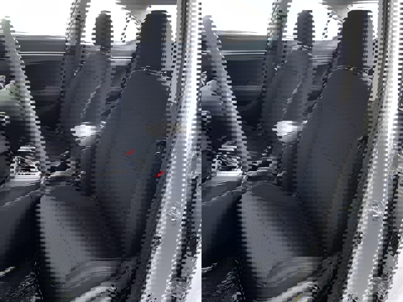 Used 2019 Hyundai Elantra SE w/ Cargo Package image 12