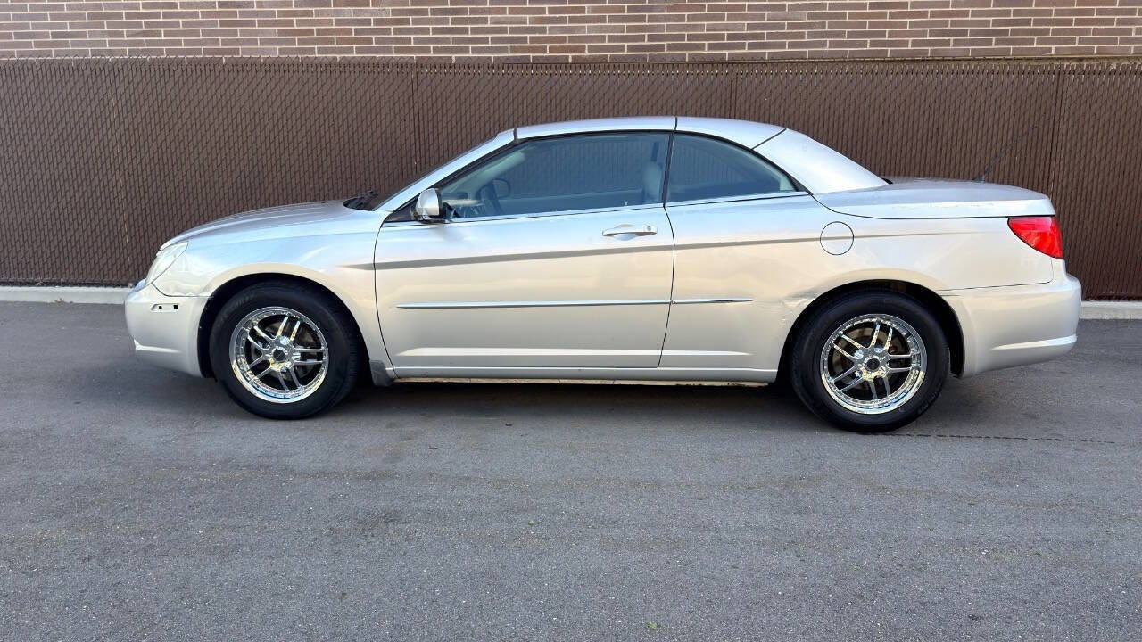 Used 2008 Chrysler Sebring Touring FWD image 6