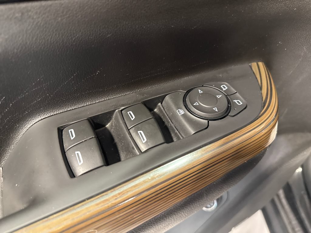 Used 2017 GMC Acadia SLE w/ Driver Alert Package I AWD/4WD image 31