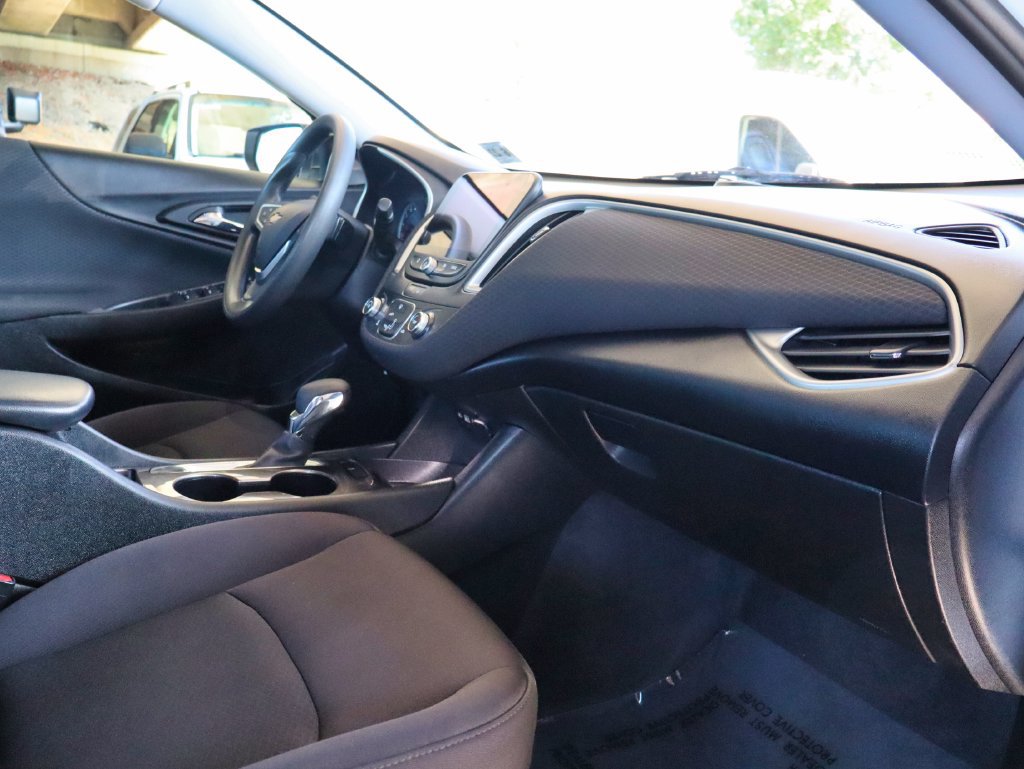 Used 2022 Chevrolet Malibu LS FWD image 18