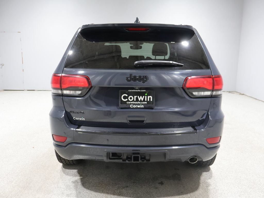 Used 2018 Jeep Grand Cherokee Altitude AWD/4WD image 3