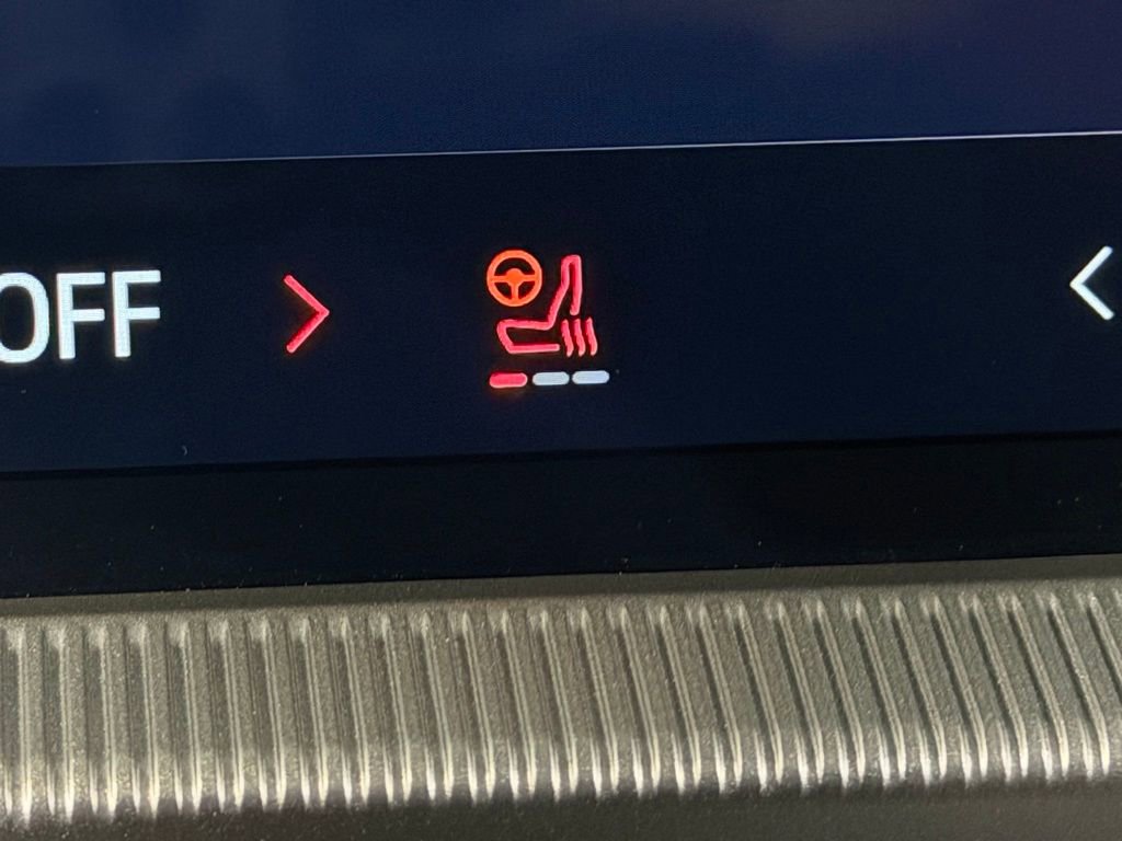 Used 2025 Ford Explorer ST-Line w/ ST-Line Street Pack image 18