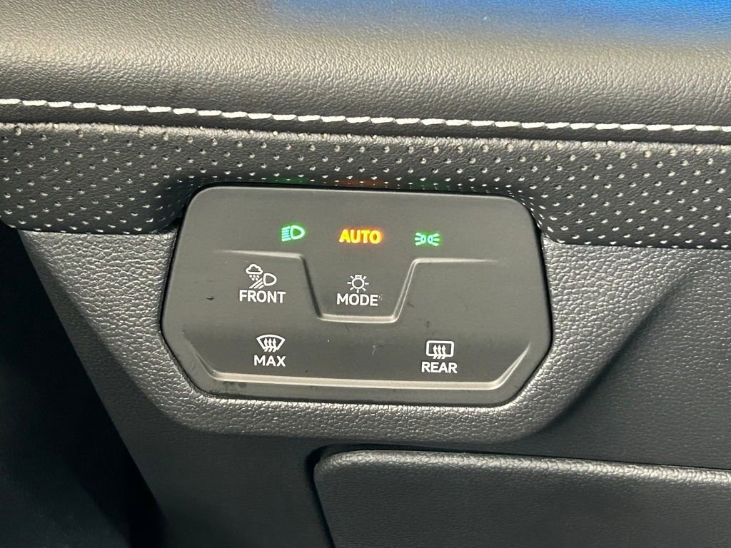 Used 2024 Volkswagen Atlas Cross Sport SEL Premium R-Line image 22