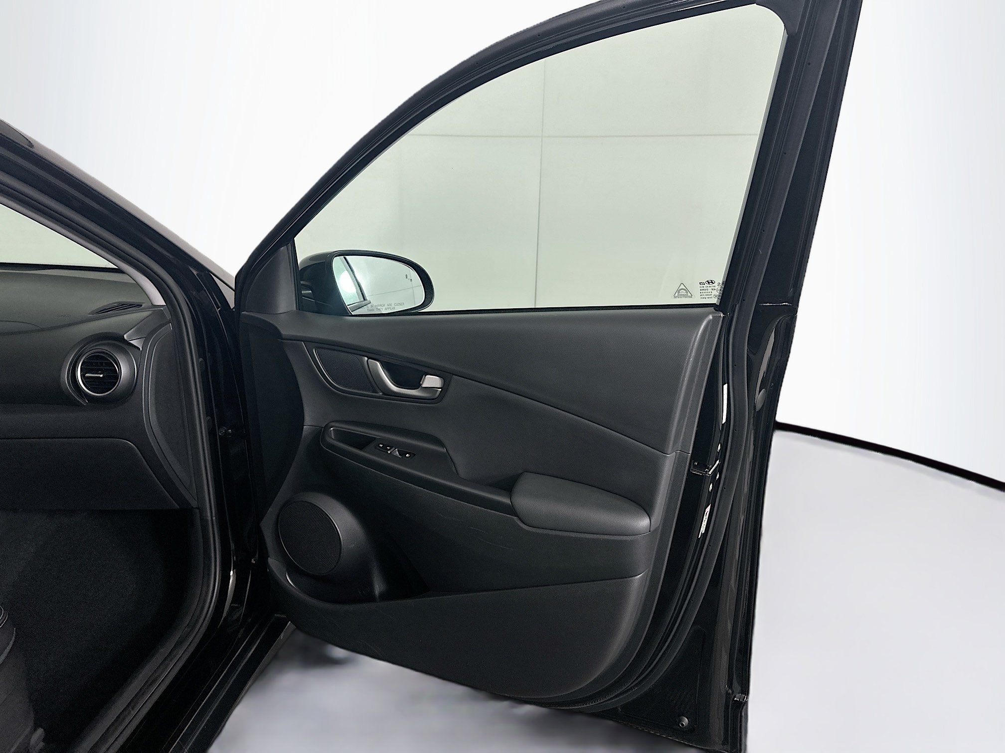 Used 2018 Hyundai Kona Limited FWD image 31