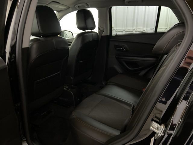 Used 2022 Chevrolet Trax LT w/ LT Convenience Package AWD/4WD image 25