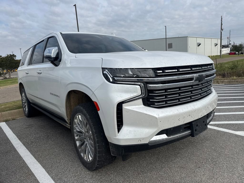 Used 2023 Chevrolet Suburban Premier w/ Premium Package 2 AWD/4WD image 3