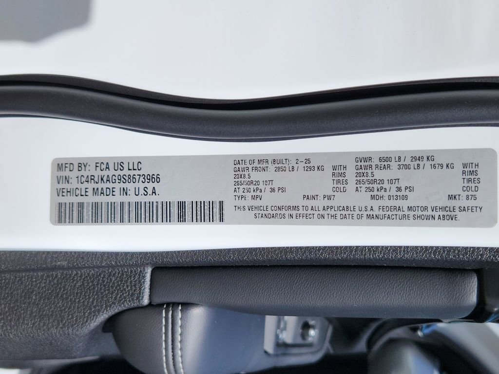 New 2025 Jeep Grand Cherokee L Laredo AWD/4WD image 22