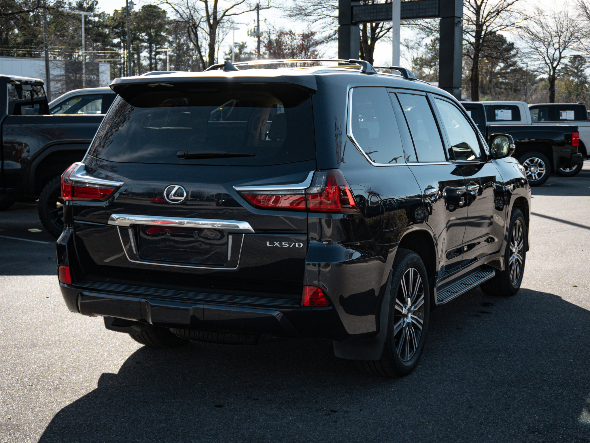 Used 2018 Lexus LX 570 4WD w/ Luxury Package image 10