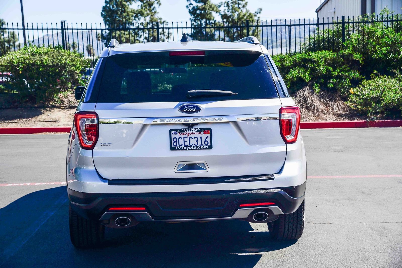 Used 2018 Ford Explorer XLT image 6