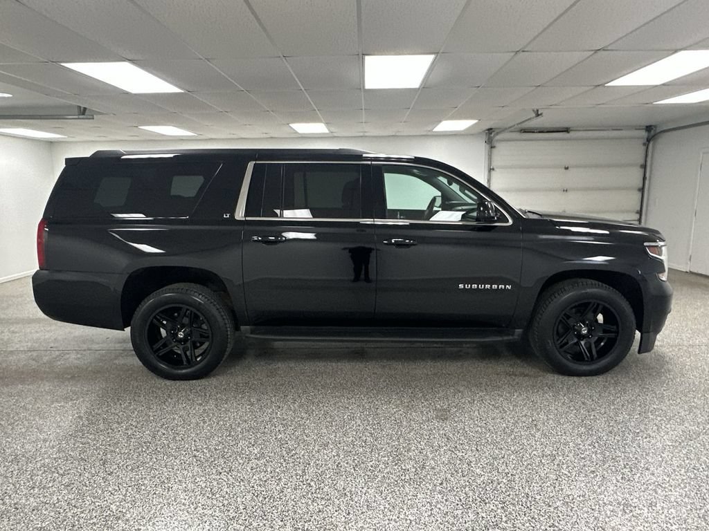 Used 2016 Chevrolet Suburban LT w/ Luxury Package AWD/4WD image 9